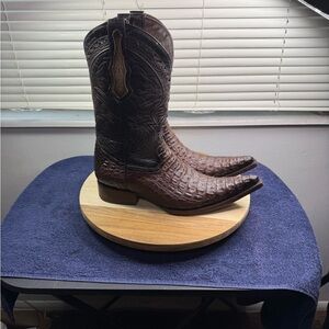 EL General Limited Edition Crocodile Skin Boost (Men 10)